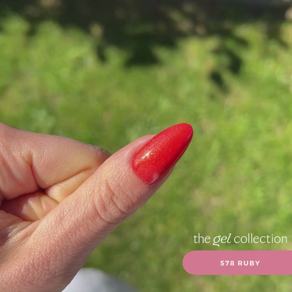 Gel Polish • 578 Ruby • 21FREE